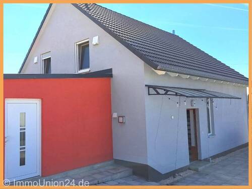 Bild 1 - Moderne Wohnqualität in ruhiger Lage - freistehendes 146 qm Einfamilienhaus mit Gartenidylle