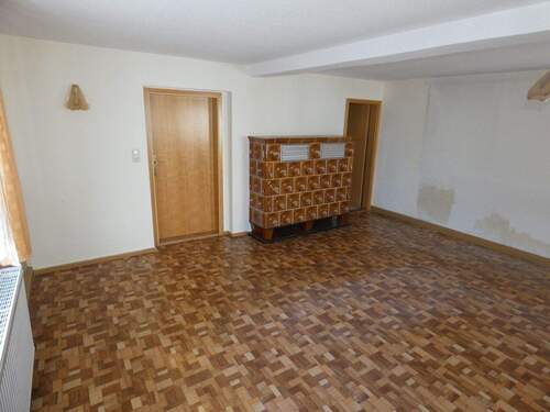 EG - Wohnen mit Kachelofen - 