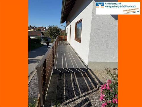 Terrasse/Eingang - 7 Zimmer Einfamilienhaus in Schöllnach