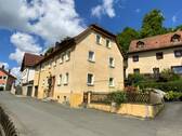 Blick aus der Nachbar - Platz für die große Familie - 177.000,00 EUR Kaufpreis, ca.  161,00 m² Wohnfläche