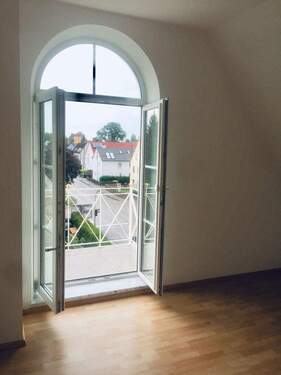 Schlafzimmer mit Balkon - 