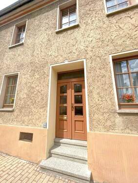 Eingang.jpeg - 6 Zimmer Einfamilienhaus in Meerane