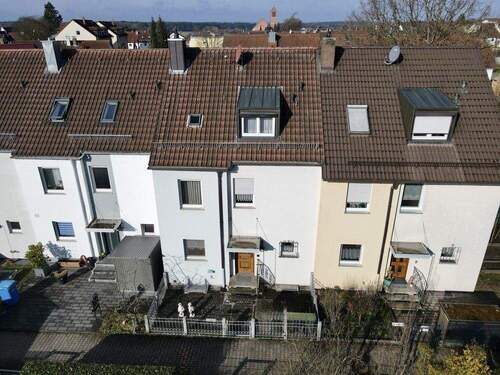 Bild 1 - Reihenmittelhaus mit Garten und Garage