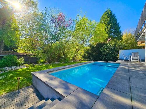 Pool & Garten - Wahres Raumwunder: Einfamilienhaus mit Pool, Sauna und Garten in bester Taunuslage