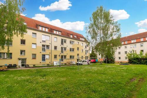 Gebäudeansicht - 3 Zimmer Etagenwohnung zur Miete in Kitzscher