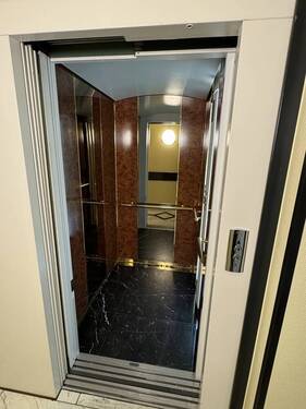 3066 Aufzug (2) - 