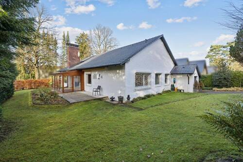 Rückansicht - Klassischer Bungalow mit viel Reserve im Dachgeschoss