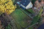 Blick von oben auf das Grundstück - 