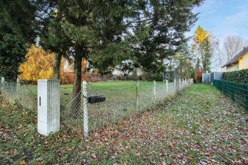 Parkmöglichkreit neben dem Grundstück - 