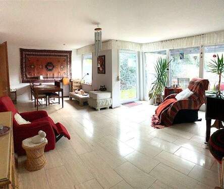 Das Wohnzimmer - 7 Zimmer Einfamilienhaus zum Kaufen in Blaustein