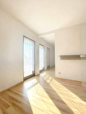 Essbereich im Wohnzimmer.jpeg - 