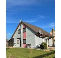 Freistehendes EFH mit Terrasse, Garage & neuem Bad (2025) – ruhige Lage MeeraneSchönberg