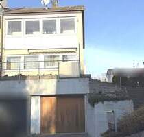 Frei: Reiheneckhaus mit Wintergarten und Garage in Korb