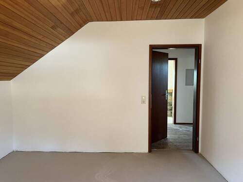 Arbeits- oder Kinderzimmer - 