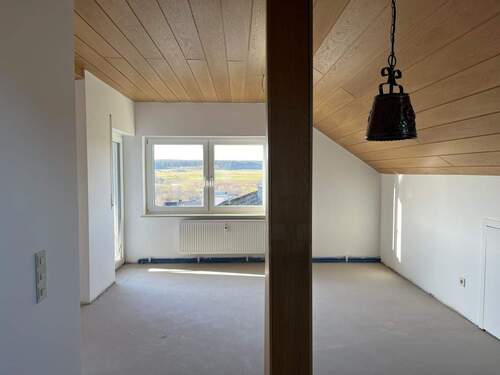 Wohn- und Essbereich - Etagenwohnung mit 87,20 m&sup2; in Waldachtal zur Miete