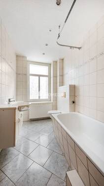 1. OG Badezimmer 2 - 