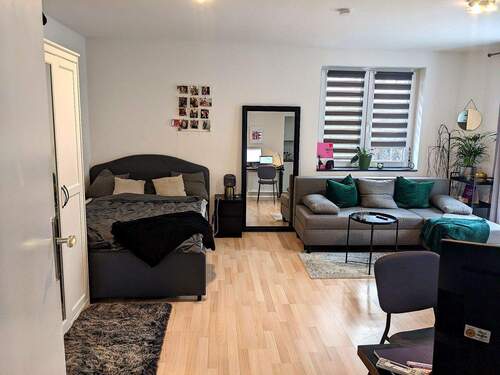 gemütlicher Wohn-/Schlafraum - Wohlfühlen leicht gemacht - moderne 1-Zimmer Wohnung mit 75 m² eigenem Garten