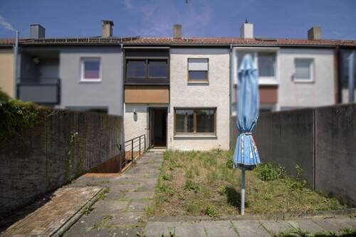 vorderer Garten Terrasse - 