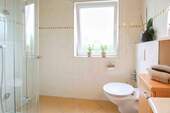 Gäste-WC mit Dusche EG - 