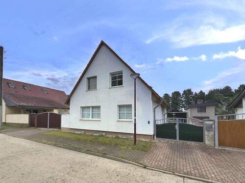 Vorderansicht - 7 Zimmer Einfamilienhaus in Burg