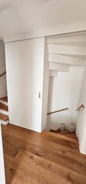 OG Flur, Regal geschlossen, Treppe offen - 