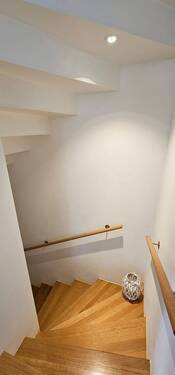  EG Treppe zum UG - 