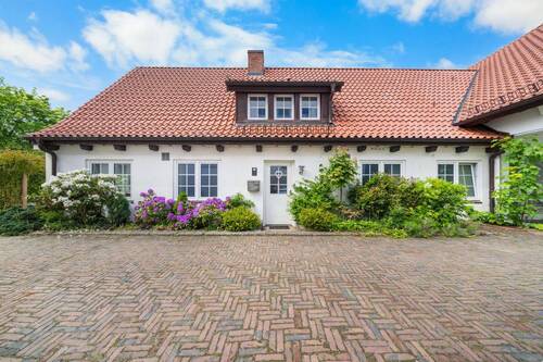 Außenansicht - 9 Zimmer Mehrfamilienhaus, Wohnhaus zum Kaufen in Glücksburg (Ostsee)