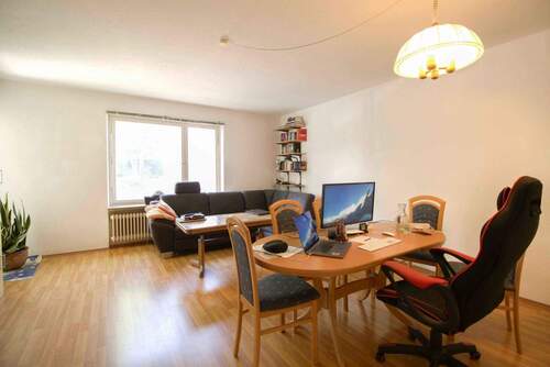 Wohnzimmer - Einfamilienhaus in Stuttgart zum Kaufen