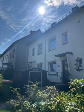 Hausansicht - 4 Zimmer Reihenmittelhaus zum Kaufen in Hamburg Rahlstedt