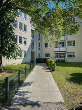 Außenansicht Gebäude - 3 Zimmer Etagenwohnung zum Kaufen in Oldenburg (Oldb)