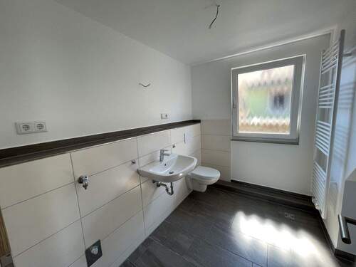 Bild 2 - 2 Zimmer Etagenwohnung zur Miete in Neuendettelsau