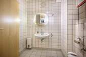 Beispiel Badezimmer (2) - 