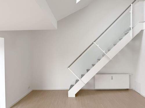 Wohnbereich - 2 Zimmer Etagenwohnung zur Miete in München