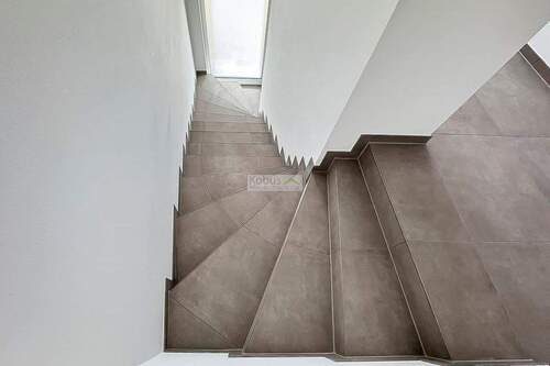 Treppe von oben nach unten - 