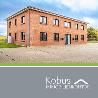 Titelbild OG links - Erstbezug: OG-Wohnung (rechts) mit Balkon!