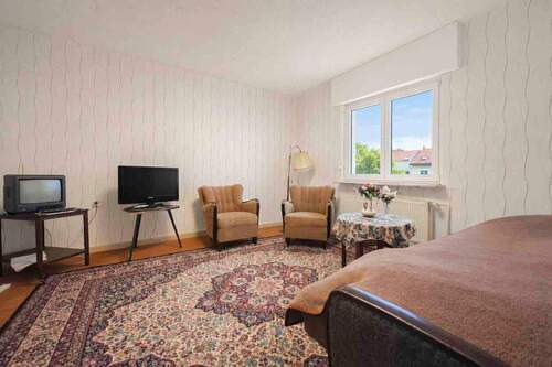 Wohnzimmer EG - 6 Zimmer Einfamilienhaus zum Kaufen in Dietzenbach