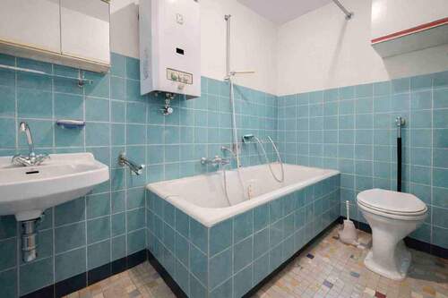 Badezimmer EG - Einfamilienhaus in Dietzenbach zum Kaufen