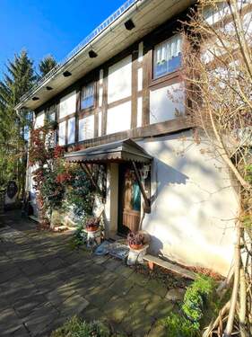 Frontansicht.jpeg - Freistehendes Bauernhaus mit Charakter – großes Grundstück, viel Potenzial