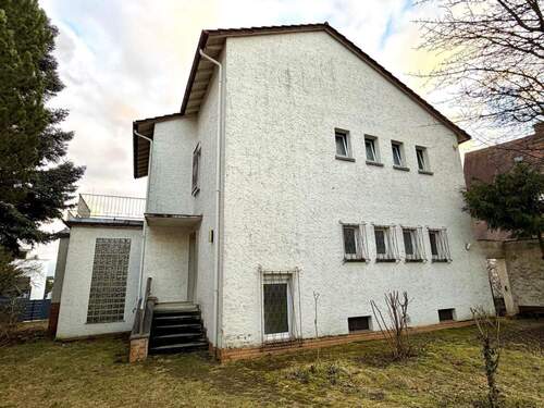 Vorderansicht - 6 Zimmer Einfamilienhaus zum Kaufen in Offenbach