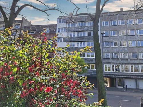 Vorderansicht Wohn- und Geschäftshaus - 2 Zimmer Etagenwohnung zum Kaufen in Köln