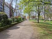 Direkt gegenüber Baumgesäumter Weg im Park - 2 Zimmer Etagenwohnung in Köln