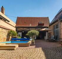 Charmantes ehemaliges Weingut mit mediterranem Innenhof, Pool, Sauna und moderner Technik - Kleinkarlbach