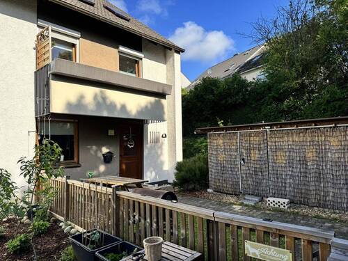 Außenansicht 2 - 6 Zimmer Reihenendhaus zum Kaufen in Höchberg