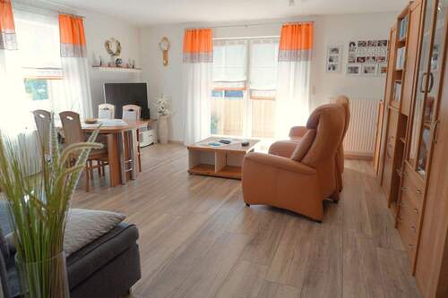 Wohn-/Esszimmer - 