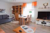 Wohn-/Esszimmer - 