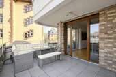 Terrasse - 3 Zimmer Etagenwohnung zum Kaufen in Frankfurt am Main