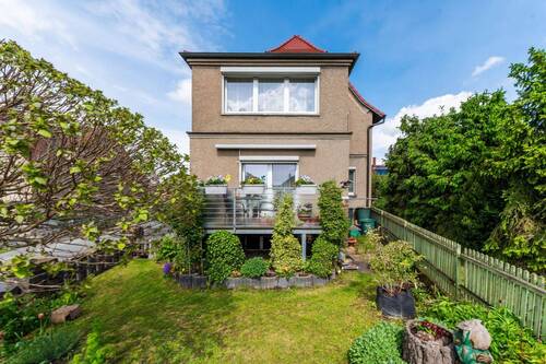 Blick zur Terrasse - 7 Zimmer Mehrfamilienhaus, Wohnhaus zum Kaufen in Stauchitz