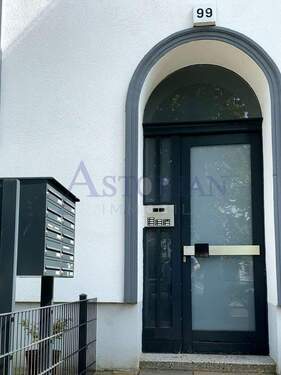 Hauseingang - Etagenwohnung mit 148,40 m&sup2; in Berlin zum Kaufen