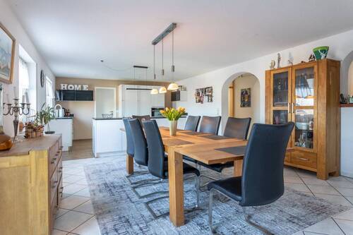 Essbereich mit offener Küche - Mehrfamilienhaus, Wohnhaus mit 412,00 m&sup2; in Hohentengen zum Kaufen