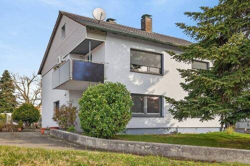 Hausansicht - Ankommen & wohlfühlen - bezugsfreie 3 Zimmer-Erdgeschosswohnung mit Garten